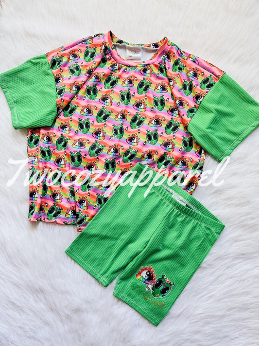 BOXY TEE/BIKER SHORT SET